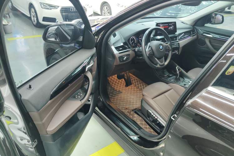 Used BMW X1 2020 sDrive25Li Leading Model
