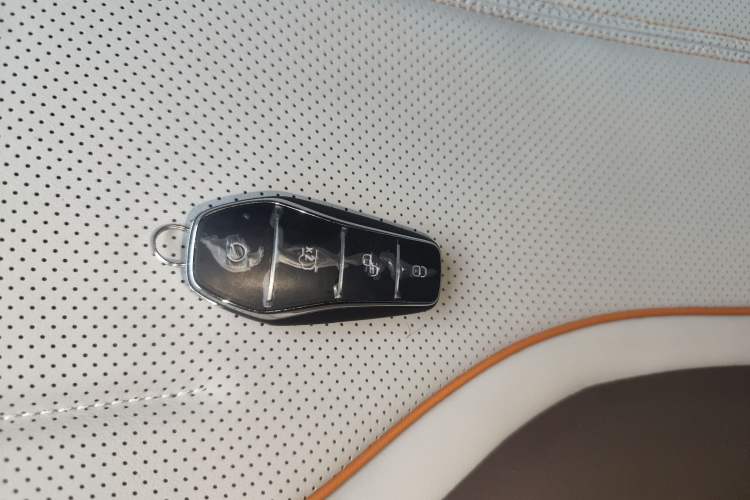 Used BYD Qin PLUS 2024 HONOR Edition DM-i 120KM Beyond Model
