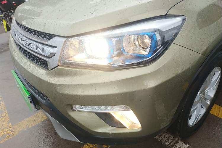 Used Changan CS75 2016 1.5T Manual FENGSHANG Model
