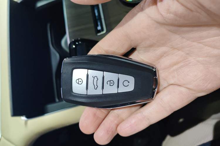 Used Geely Auto Monjaro L 2025 Dongfang Yao 2.0TD Automatic Lanxing Edition
