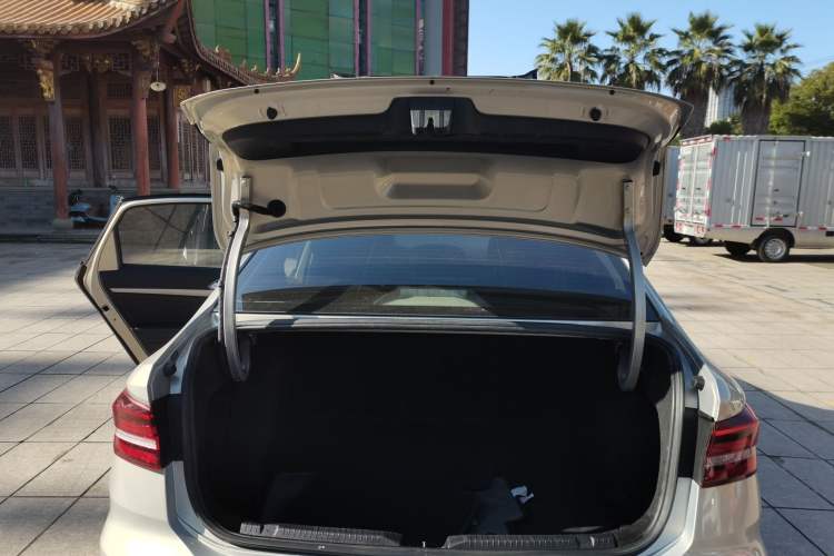 Used Volkswagen Lavida 2021 1.5L Automatic Comfort Edition
