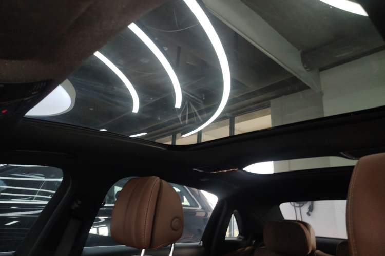 Used Mercedes-Benz E-Class New Energy 2022 E 350 e L Plug-in Hybrid Sports Sedan