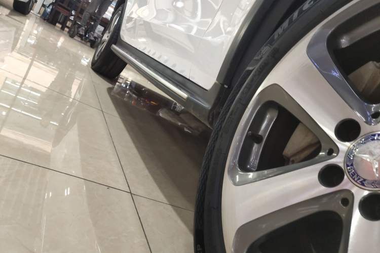 Used Mercedes-Benz GLC 2017 GLC 260 4MATIC Luxury Model
