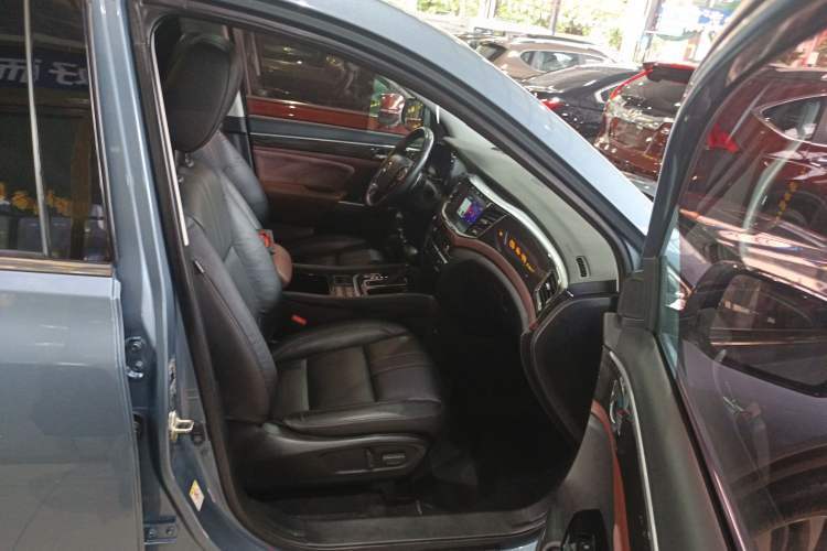 Used GAC Trumpchi GS8 2017 320T Two-Wheel Drive Luxury Smart Connectivity Version (7 Seats)
