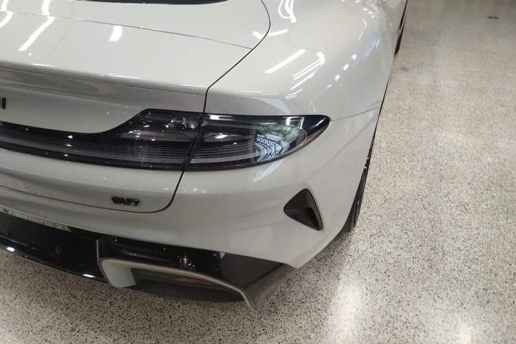 Used Xiaomi Auto SU7 2024 Rear-Drive Ultra-Long Range Advanced Pro-Level Intelligent Driving Version
