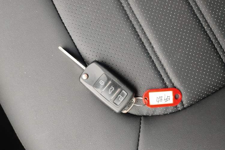 Used Skoda Rapid Spaceback 2014 1.6L Manual Enjoyment Edition
