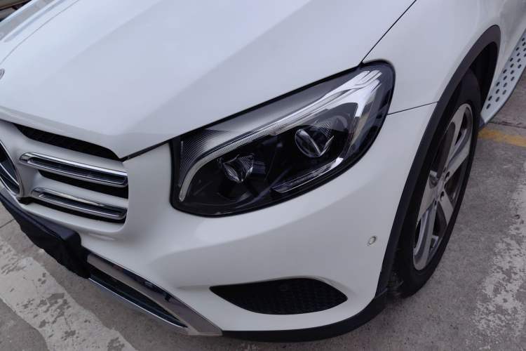 Used Mercedes-Benz GLC 2016 GLC 300 4MATIC Dynamic Model
