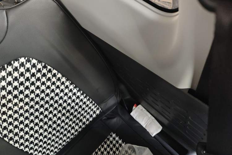 Used Chery QQ Ice Cream 2022 170km Sundae Phosphate Lithium-Ion
