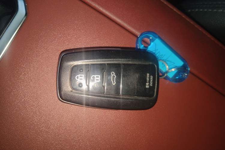 Used Toyota Crown Land Cruiser 2021 2.5L HEV Four-Wheel Drive Flagship Edition
