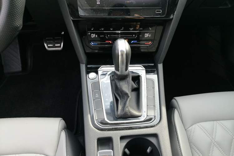 Used Volkswagen Magotan 2023 2 Million Units Limited Edition 330TSI DSG Leading Version
