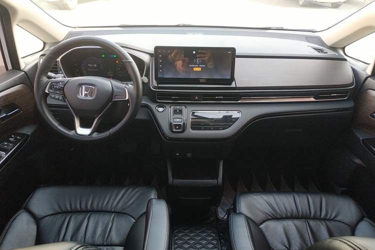 Used Honda Odyssey 2024 2.0L eHEV Sharp & Enjoy Edition
