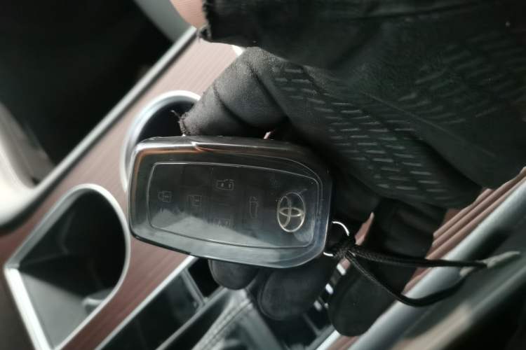 Used Toyota Granvia 2023 2.5L Hybrid Prestige PLUS Edition