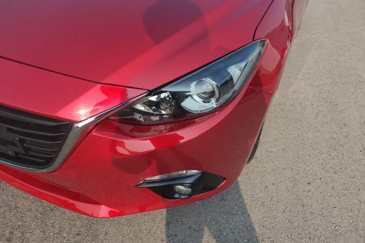 Used Mazda Mazda 3 Axela 2016 Sedan 1.5L Automatic Comfort Model
