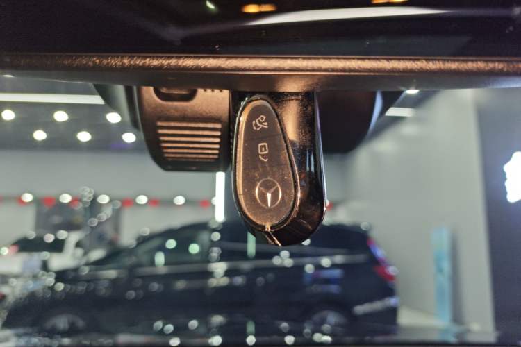 Used Mercedes-Benz GLC 2024 GLC 260 L 4MATIC Luxury Model 5 Seats
