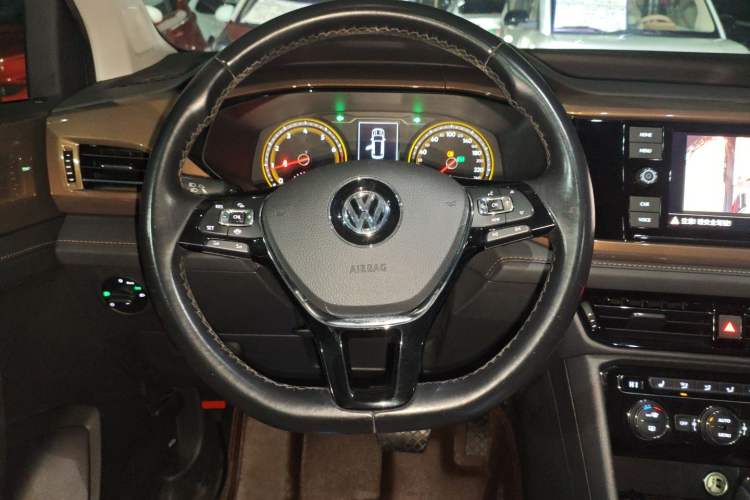 Used Volkswagen Tharu 2019 330TSI Four-Wheel Drive Luxury Edition China VI Standard
