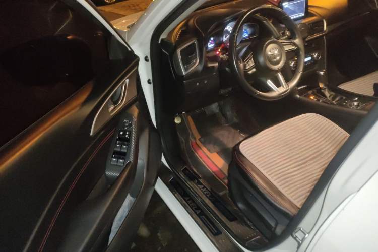 Used Mazda Mazda 3 Axela 2017 Hatchback 2.0L Automatic Luxury Model Emission Standard China V