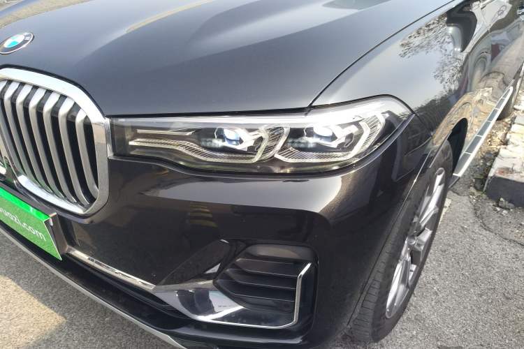 Used BMW X7 2021 xDrive40i Luxury Package with Leading Features