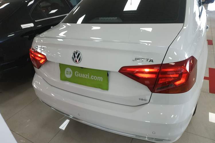 Used Volkswagen Jetta 2017 1.5L Automatic Fashion Model
