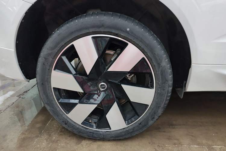 Used Volvo XC60 New Energy 2025 Plug-in Hybrid Long-Range All-Wheel Drive Smart Luxury Edition