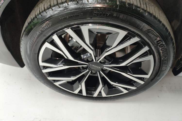 Used Lynk & Co 08 EM-P 2026 Model 210 Four-Wheel Drive Performance Ultra H7
