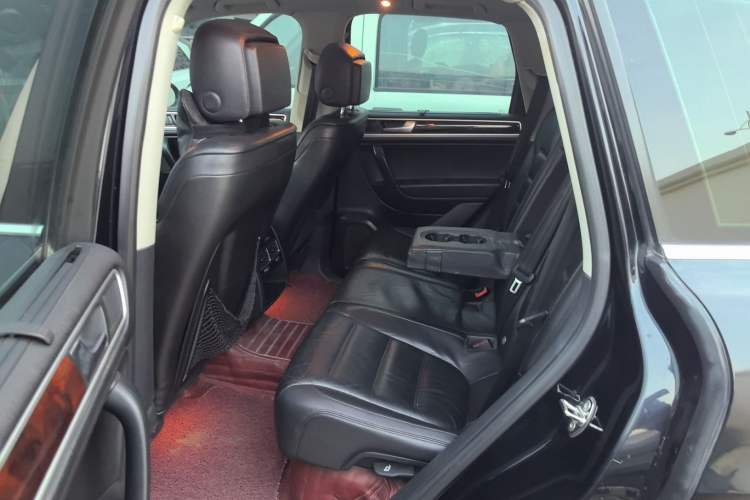 Used Volkswagen Touareg 2011 3.0 TSI Comfort Version
