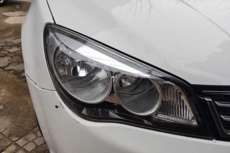 Used Roewe 350 2015 1.5L Automatic Luxury Sunroof Edition
