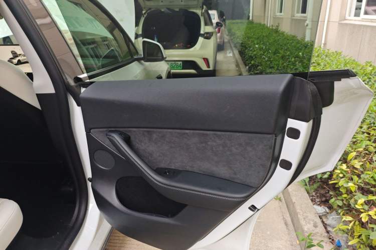 Used Tesla Model Y 2024 Long-Range All-Wheel-Drive Version
