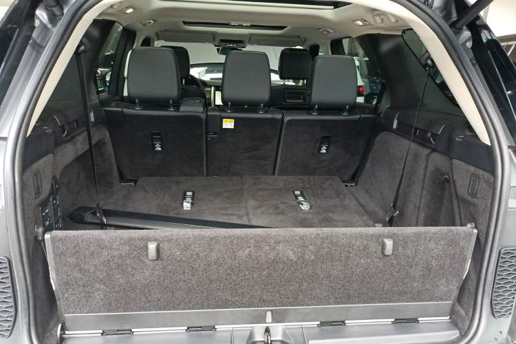 Used Land Rover Discovery 2021 360 PS R-Dynamic S
