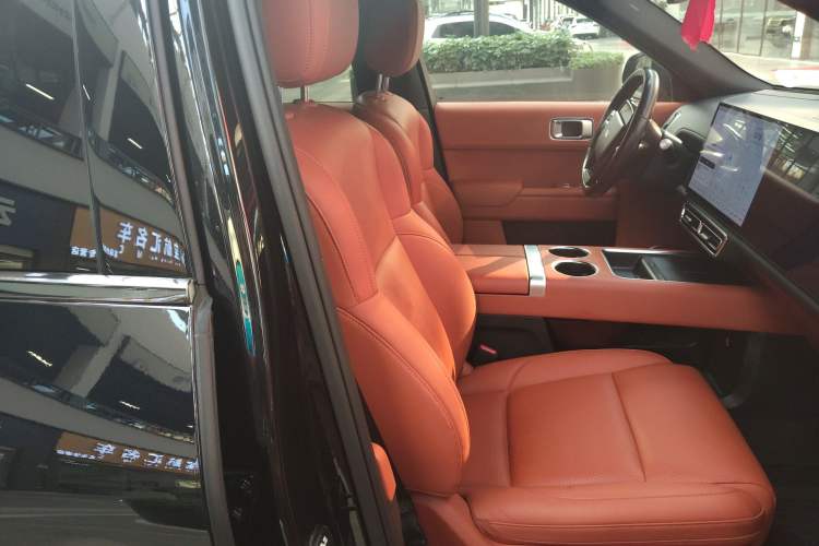 Used Li Auto L8 2023 Pro Model
