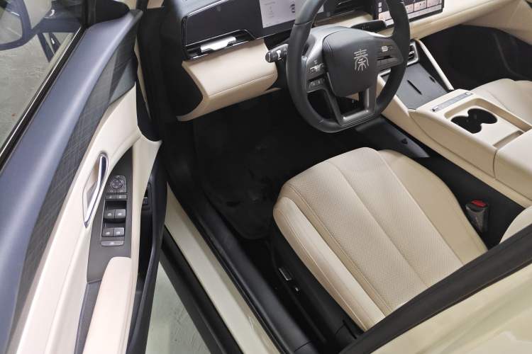 Used BYD Qin L 2025 EV 545KM Beyond Version
