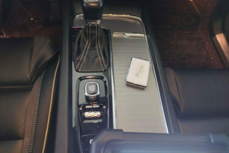 Used Volvo XC60 2020 T5 4x4 Smart & Dynamic Sport Edition
