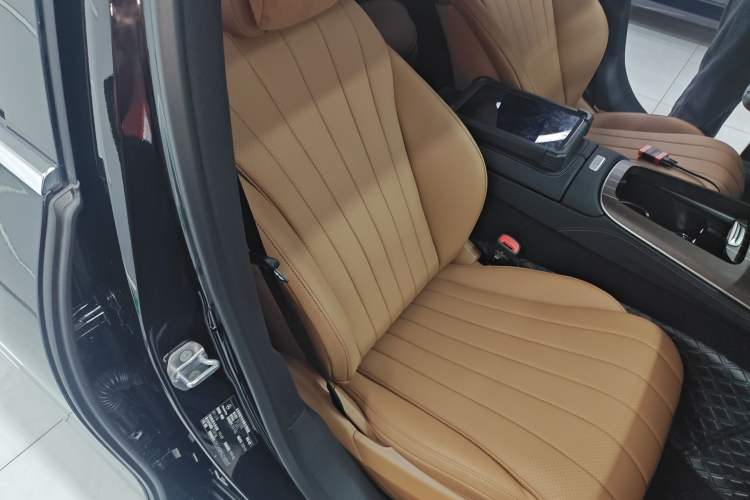 Used Mercedes-Benz E-Class 2025 Facelift E 300 L Fashion Edition
