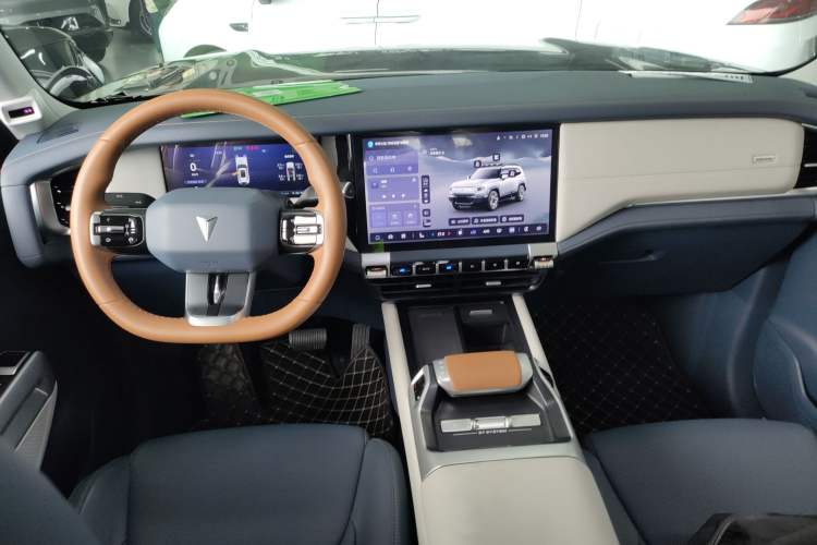 Used Deepal G318 2024 Four-Wheel-Drive Air Suspension Model