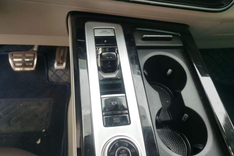 Used Volkswagen Tavendor 2023 380TSI Four-Wheel Drive R-Line Cruise Edition
