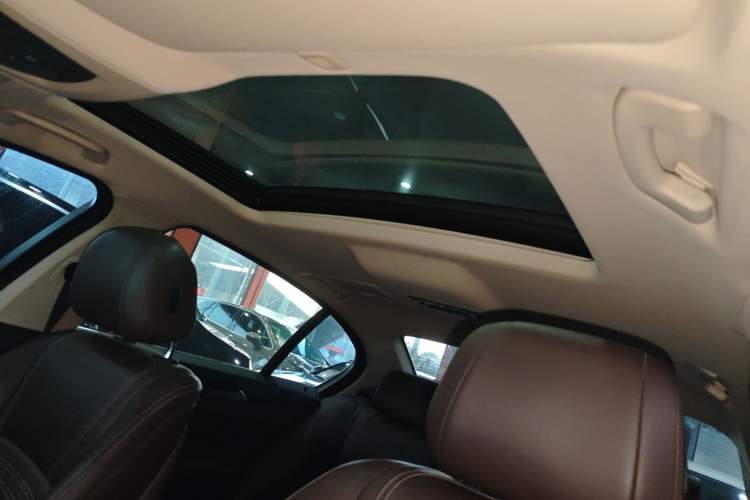 Used BMW 5 Series 2014 525Li Luxury Design Package