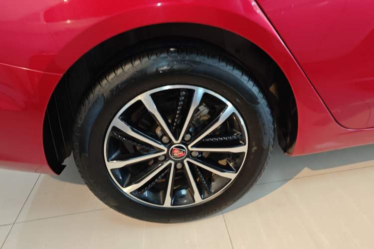 Used Roewe i5 2020 1.5L Automatic 4G Connect Luxury Flagship Edition
