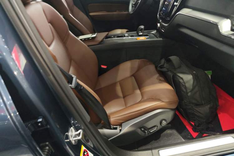 Used Volvo XC60 2023 B5 4x4 Smart Luxury Edition