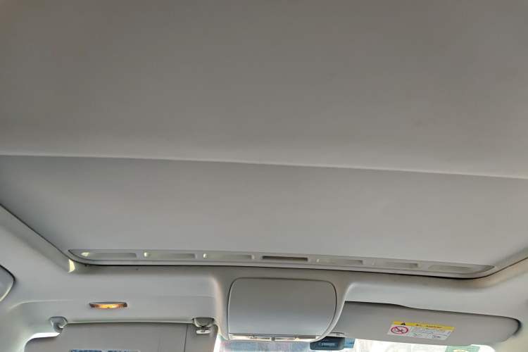 Used Volkswagen Polo 2016 1.6L Automatic Comfort Model
