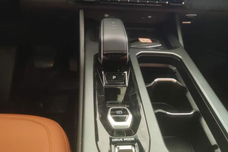 Used Geely Auto Haoyue L 2024 2.0T DCT Flagship Version
