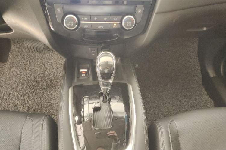 Used Nissan X-Trail 2019 2.0L CVT Smart Connect Comfort Edition 2WD