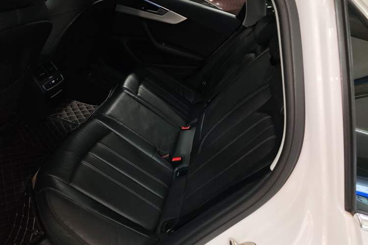 Used Audi A4L 2020 40 TFSI Luxury Dynamic Model
