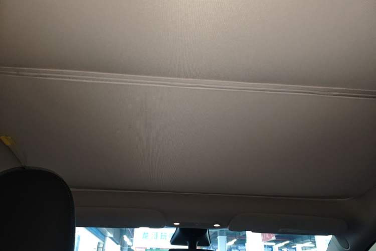 Used Tesla Model Y 2023 Long-Range All-Wheel-Drive Version
