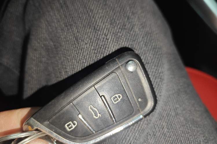 Used Nissan Navara 2017 2.5L Automatic 2WD Luxury Edition QR25
