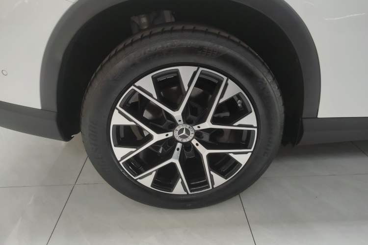 Used Mercedes-Benz GLC 2023 Facelift GLC 260 L 4MATIC Dynamic Version 5 Seats
