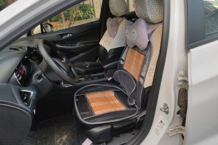 Used Chevrolet Cruze 2017 1.5L Automatic Pioneer Sunroof Edition
