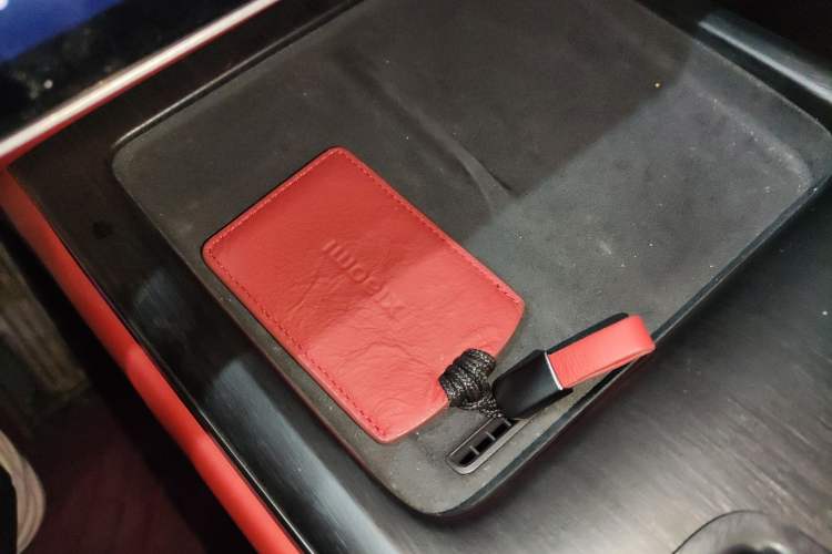 Used Xiaomi Auto SU7 2024 Four-Wheel Drive Ultra-Long Range Advanced Intelligent Driving Max Edition
