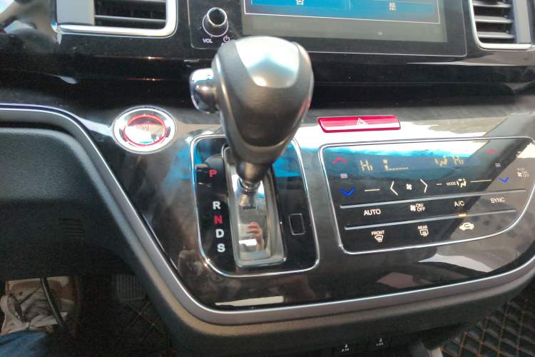 Used Honda Elysion 2019 2.0L Hybrid Luxury Edition
