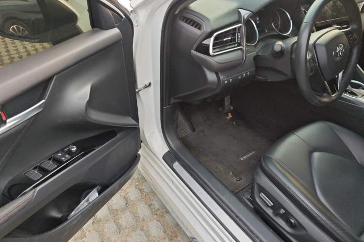 Used Toyota Camry 2023 2.0G Luxury Edition