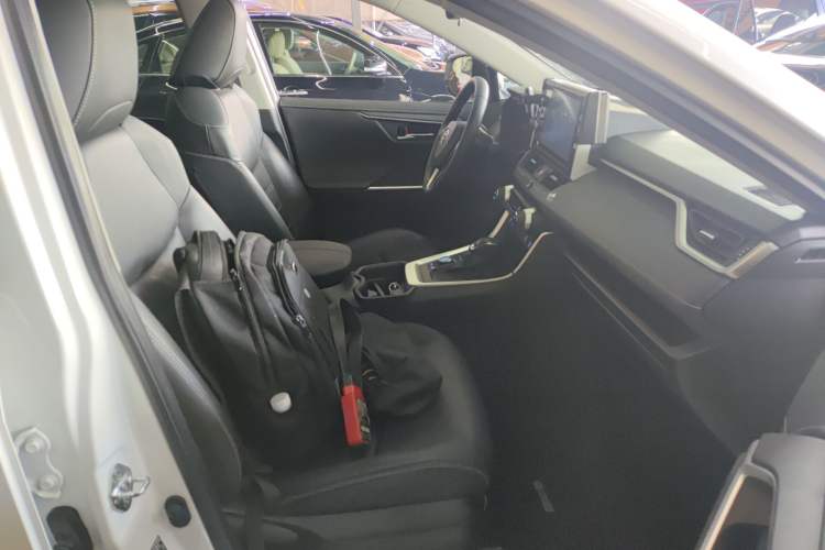 Used Toyota RAV4 2020 2.0L CVT Four-Wheel Drive Prestige Edition