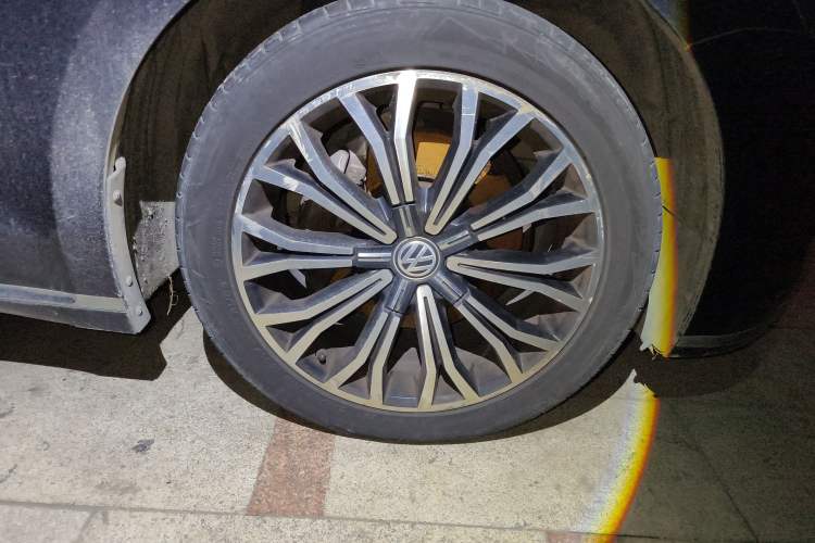 Used Volkswagen Phideon 2019 380TSI Two-Wheel Drive Business Edition China VI Standard
